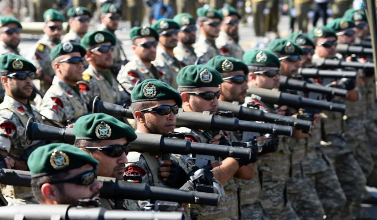 Irã diz ser “legítimo” o ataque a Israel e alerta aos EUA: “Devem ficar de fora”