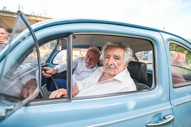 VÍDEO: Pepe Mujica anuncia que está com câncer no esôfago