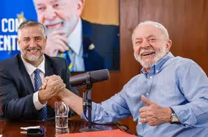 Paulo Pimenta, ministro da Secom, e o presidente Lula(Ricardo Stuckert)