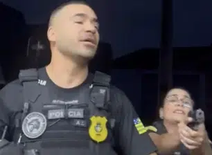 Policiais civis de Goiás durante cumprimento de mandado de prisão