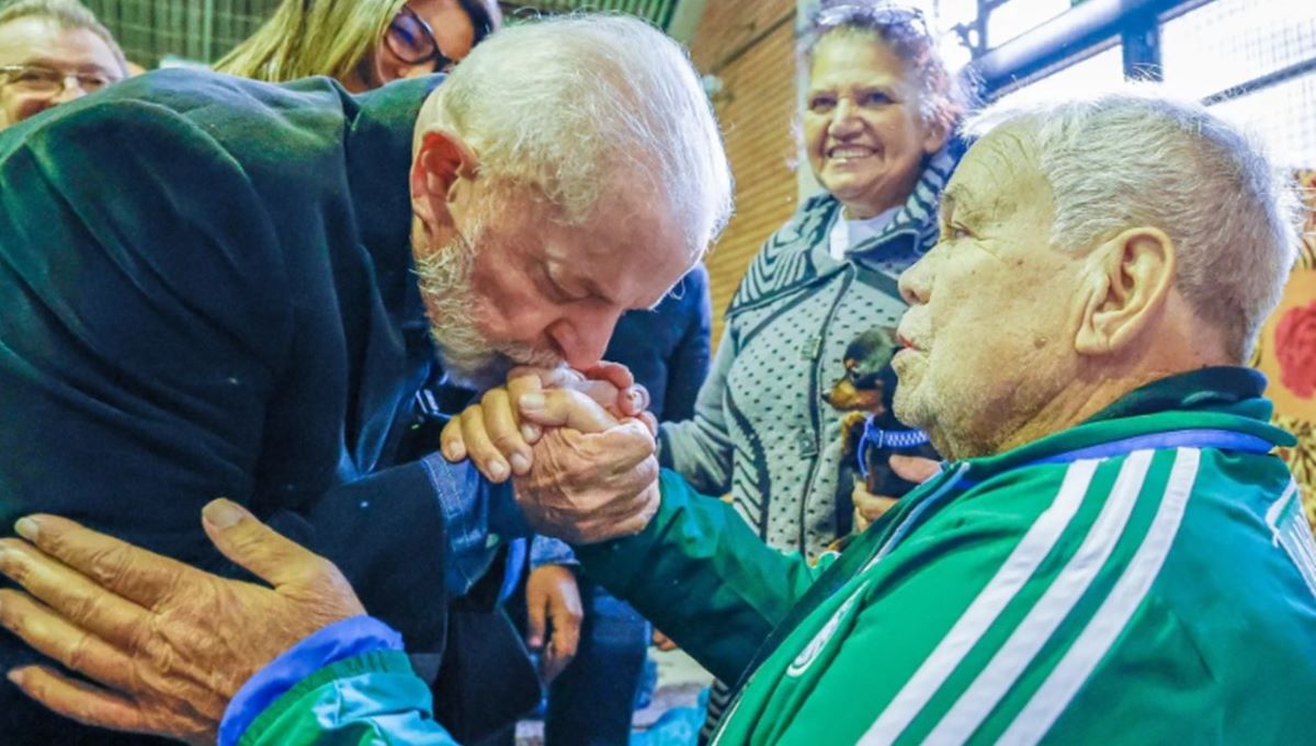 Carinho e emoção na visita de Lula