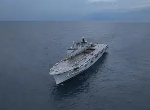 Maior navio de guerra da América Latina