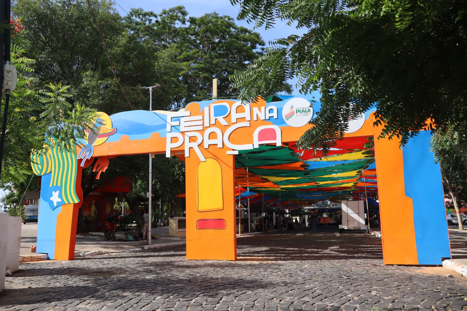 Feira na Praça movimenta o Centro de Teresina com música e economia criativa neste domingo (28)