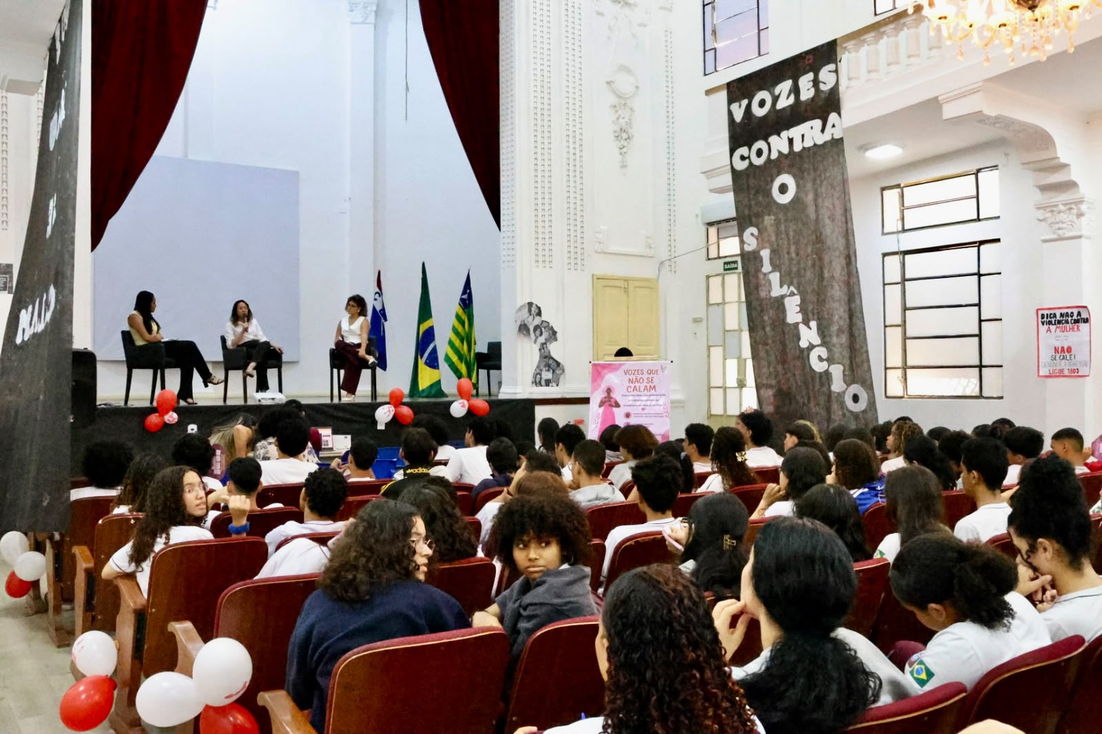 Sempi participa de atividade de conscientização sobre feminicídio no Liceu Piauiense