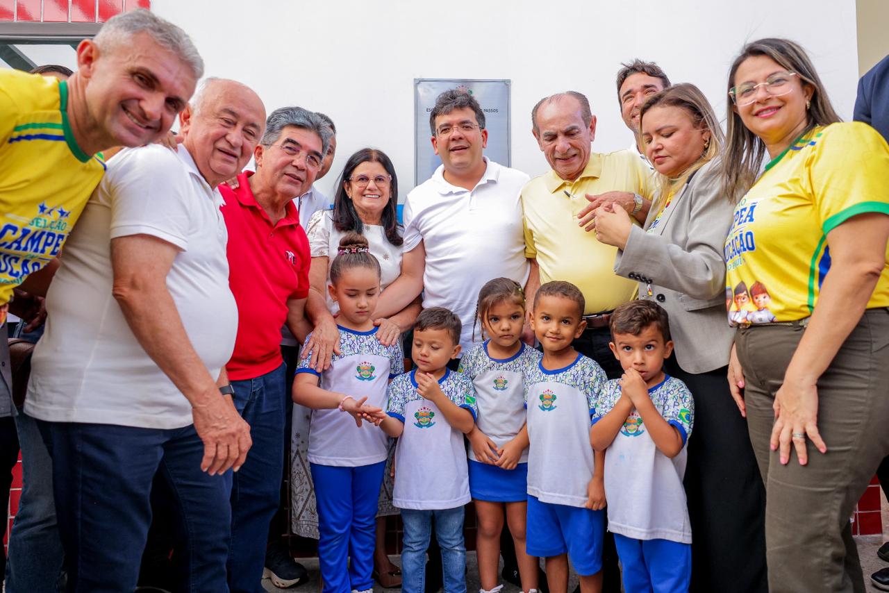 Rafael Fonteles entrega kit com mobília para nova creche em Domingos Mourão; município é uma referência em educação e no acesso ao Saúde Digital