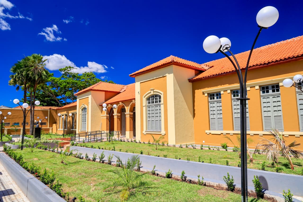 Governo do Estado inaugura reforma e modernização da Biblioteca Estadual Cromwell de Carvalho nesta segunda (29)