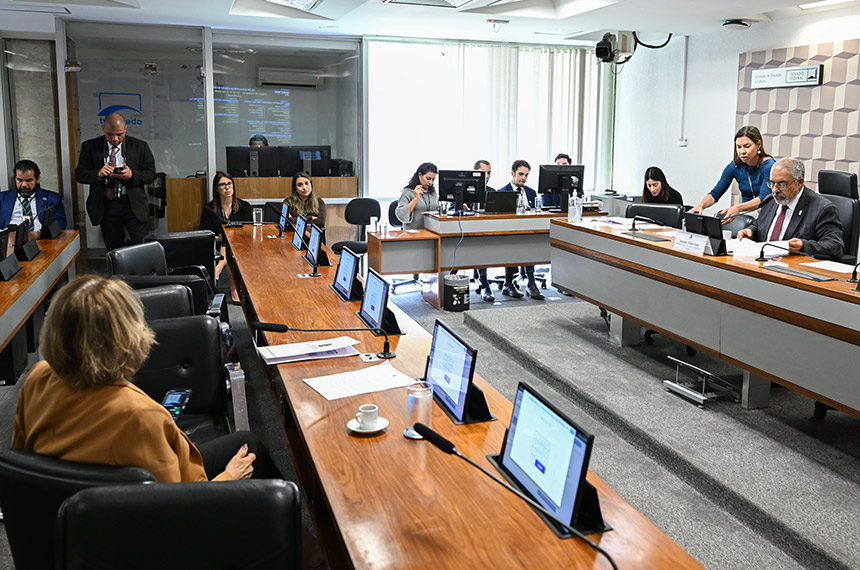 Educação financeira na escola segue para o Plenário