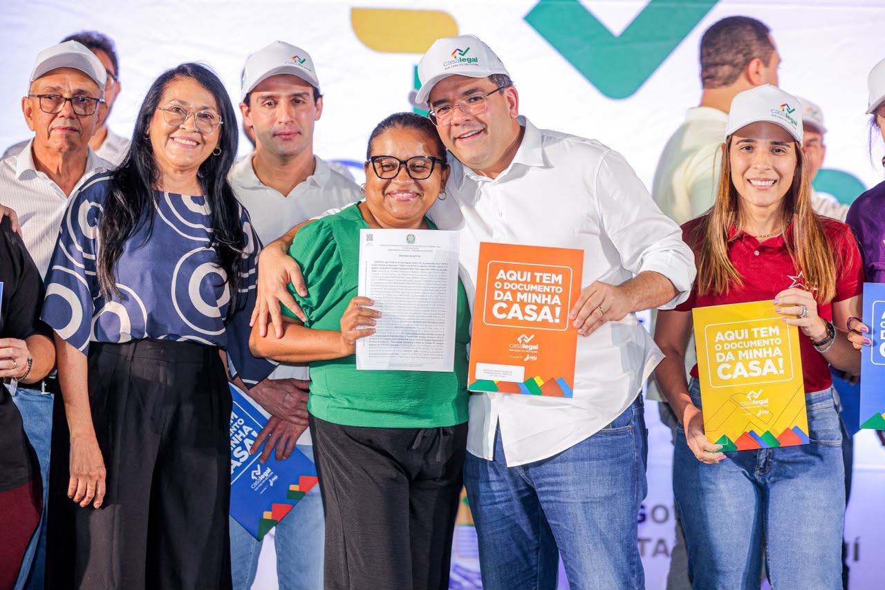 Casa Legal: Rafael Fonteles entrega mais de 2 mil registros e zona sul avança com mais de 17 mil imóveis regularizados