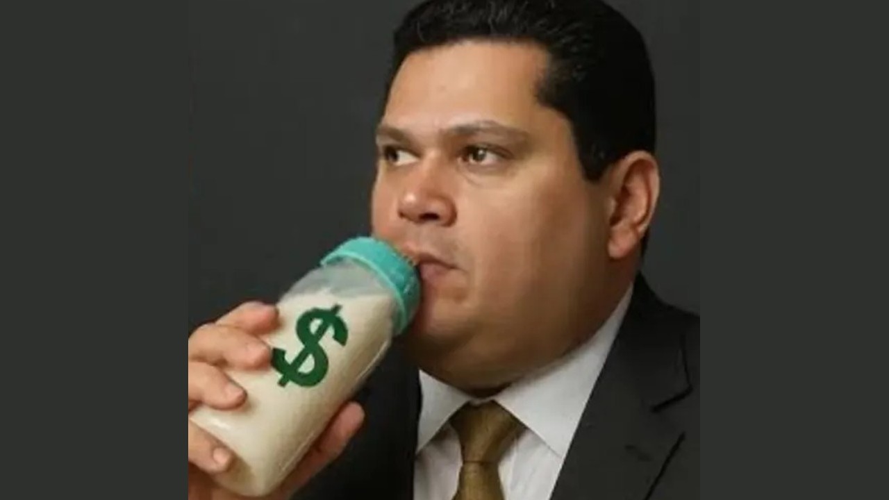 Presidente do Congresso "inimigo do povo", não que chamem o Congresso de "inimigo do povo"