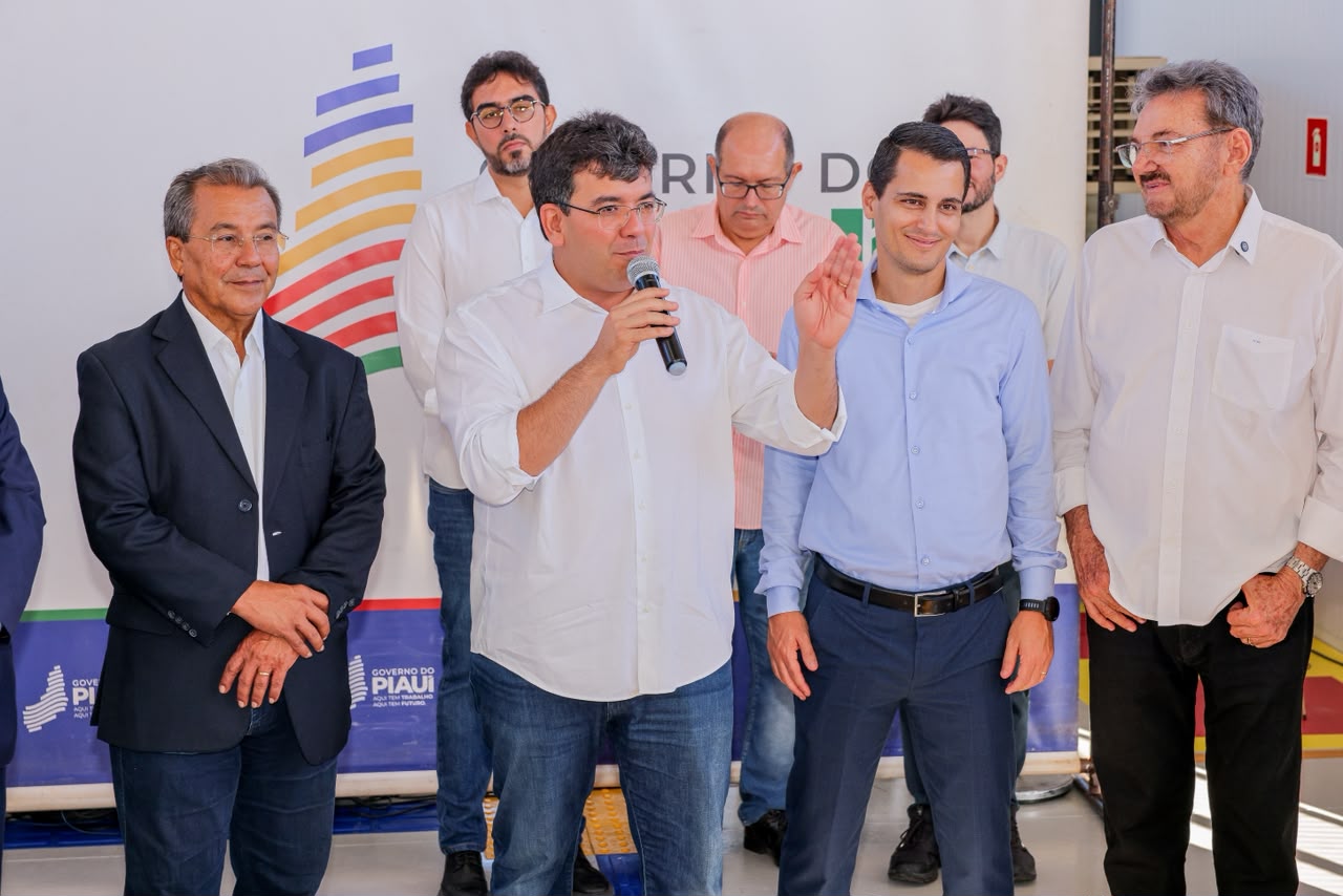 Rafael Fonteles entrega mais uma estação do Metrô de Teresina na zona sudeste e modernização do sistema já está 80% concluída