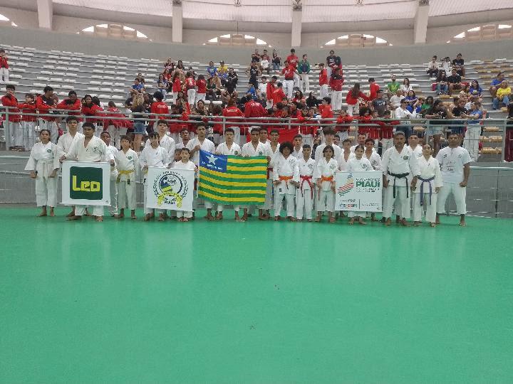 Com apoio do Governo do Estado, equipe piauiense conquista 40 medalhas em campeonato nacional de karatê