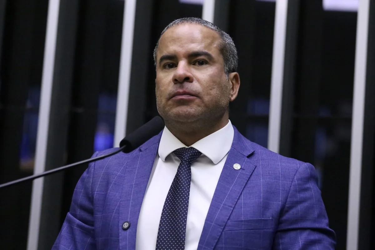 O deputado que mais gasta com gasolina no Brasil