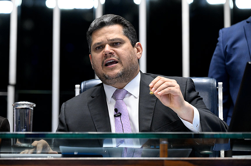 Davi condena pressão de líder do PT na Câmara para votação do fim da escala 6x1