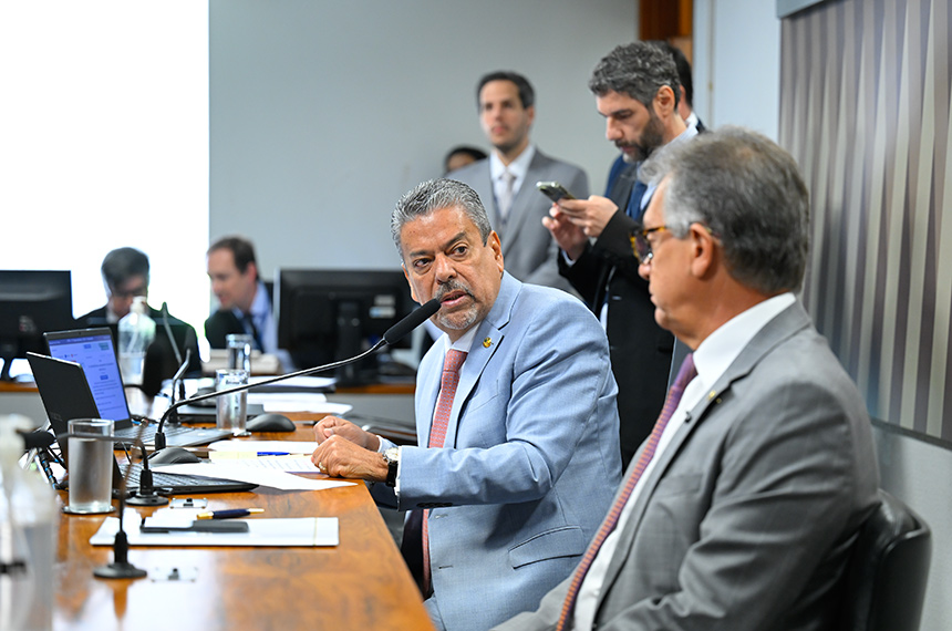 Combustíveis: ANP poderá acessar notas fiscais para conter fraudes, aprova CTFC