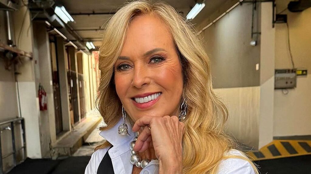 Helô Pinheiro critica etarismo e celebra juventude eterna