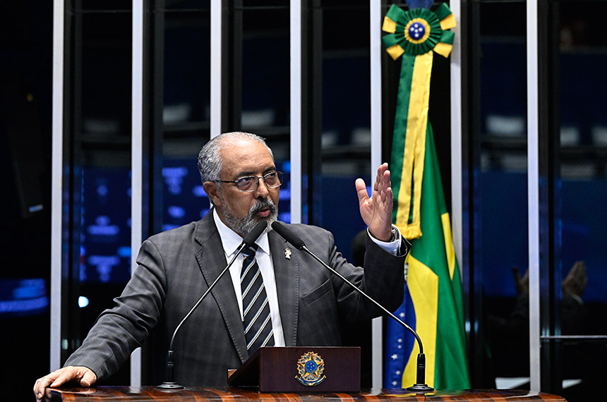 Paulo Paim comemora os 11 anos da Lei Brasileira de Inclusão da Pessoa com Deficiência