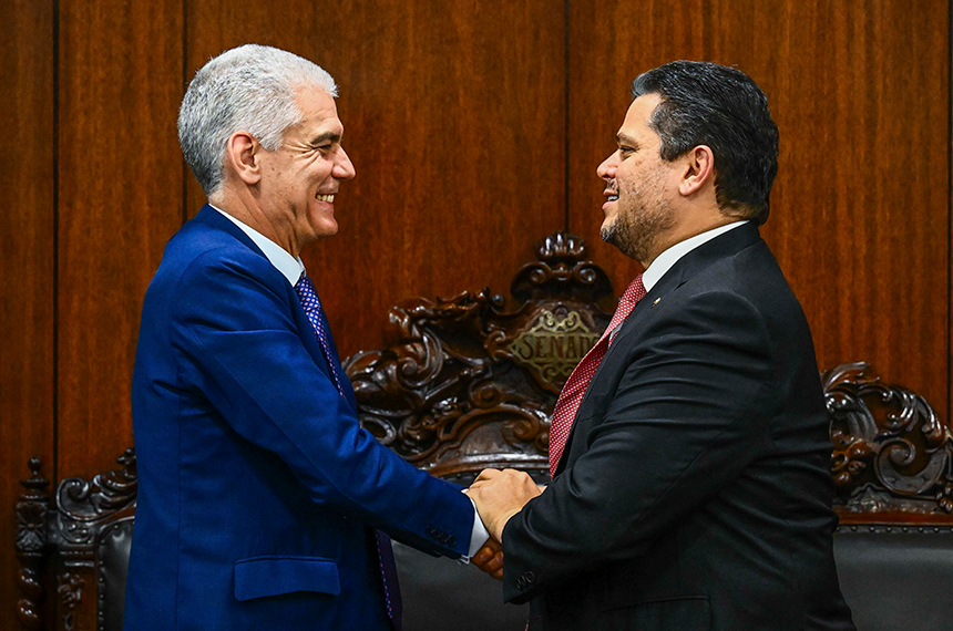 Presidente da Câmara uruguaia elogia recursos tecnológicos do Senado