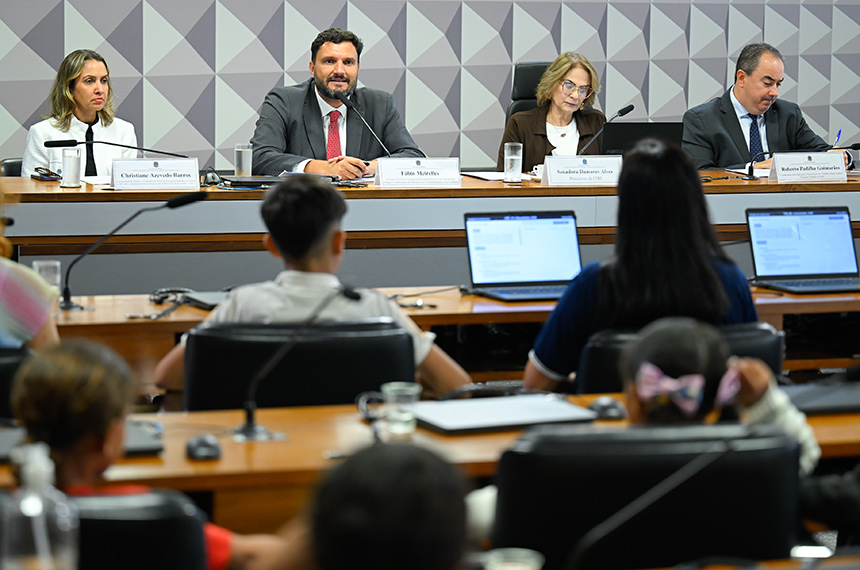 Audiência na CDH aponta novos desafios para erradicar trabalho infantil