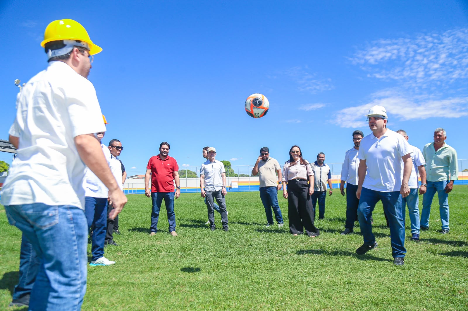 Rafael vistoria obras de reforma do Estádio Militão em Anísio de Abreu