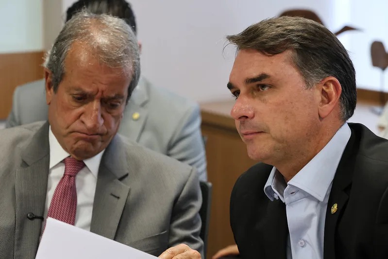 Bloqueio de bens de Valdemar preocupa campanha do PL