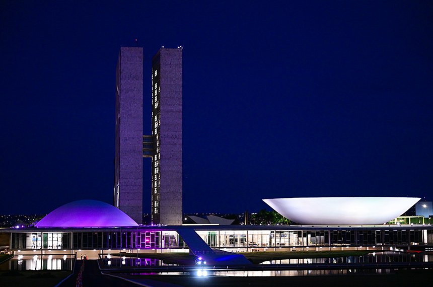 Lei cria o Setembro Roxo para ampliar a conscientização sobre a fibrose cística