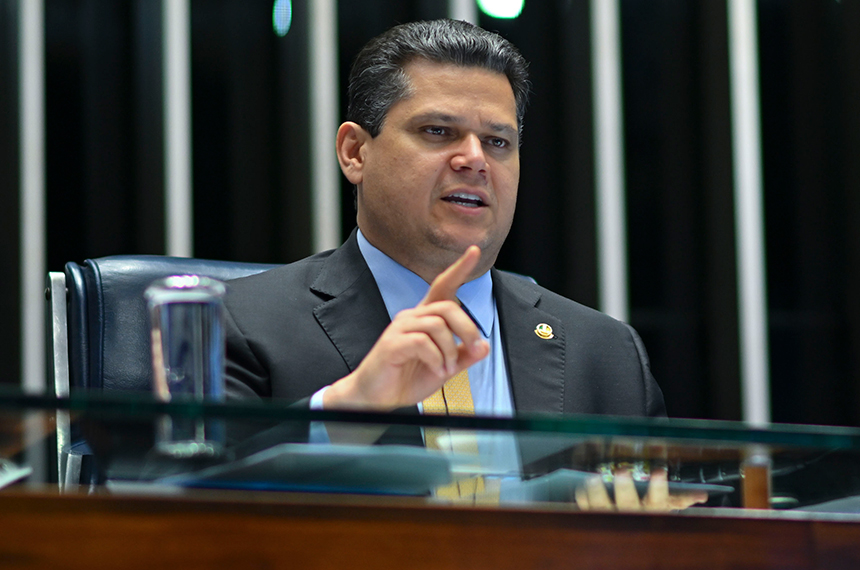 Projeto que altera regras sobre disputa entre Fisco e contribuintes é retirado de pauta