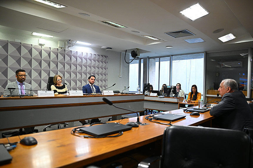 Falta de integração dificulta proteção a crianças e adolescentes, aponta CDH