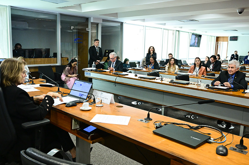 CDH aprova sugestão que autoriza uso de fundos partidários em calamidades