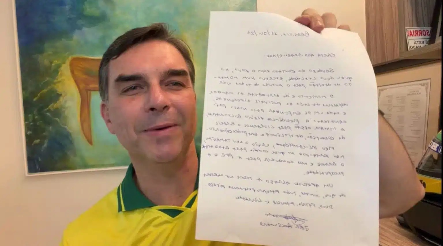 Flávio Bolsonaro pode ser multado por propaganda antecipada