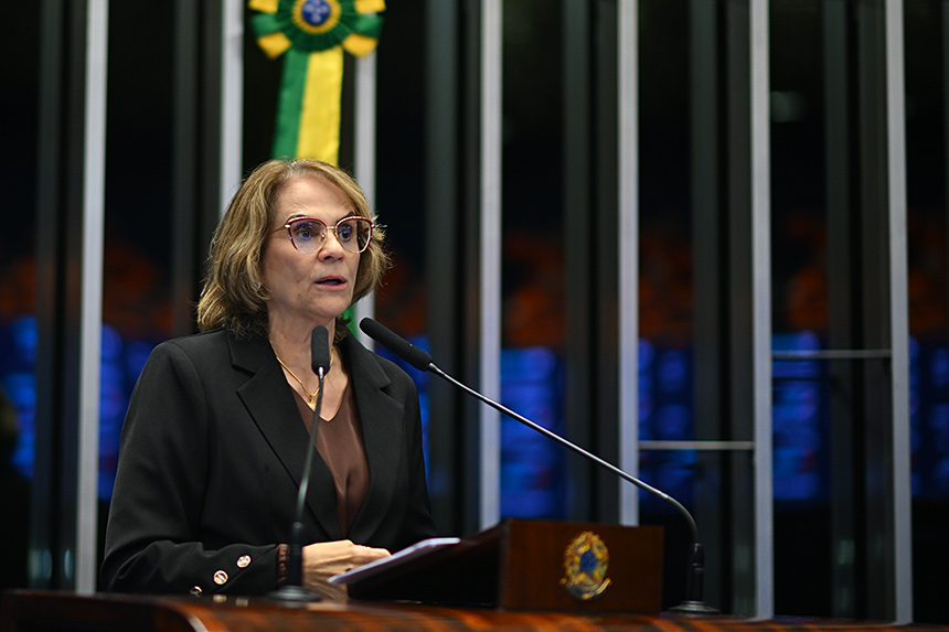 Damares faz balanço de atividades da CDH no primeiro semestre
