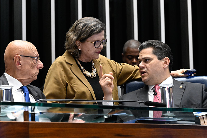 Plenário aprova educação financeira nas escolas; texto volta à Câmara