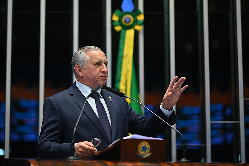 Izalci considera insuficiente relatório da Polícia Federal sobre fraude no INSS