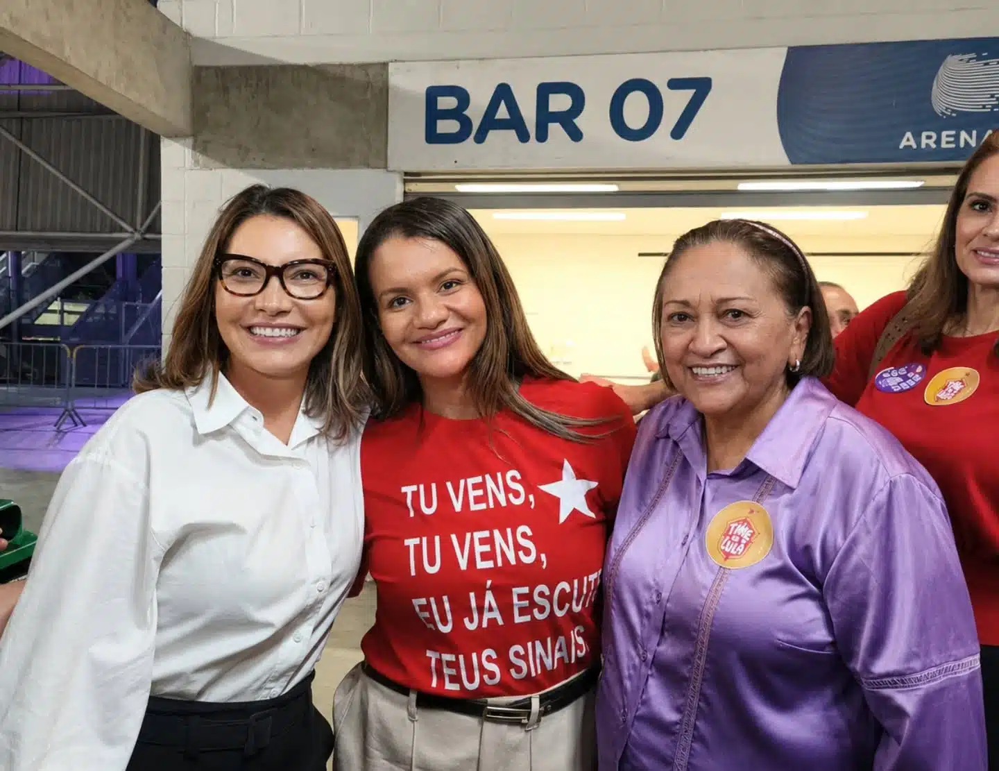 Mulher que levou 61 socos em elevador será candidata a deputada pelo PT