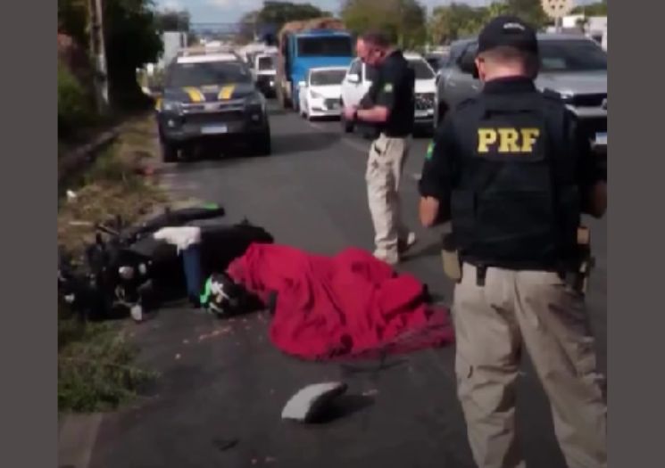 Passageiro de moto por aplicativo morre atropelado por carreta em Teresina