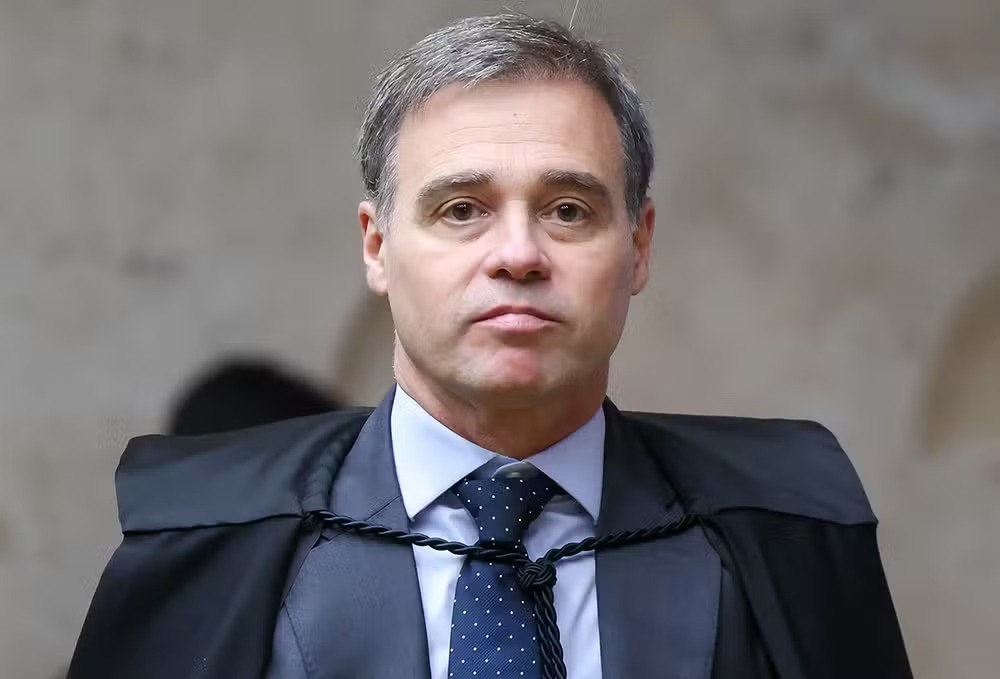 PF aciona AGU contra medidas de Mendonça no caso INSS