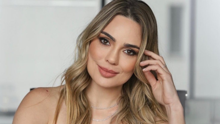 Rachel Sheherazade é expulsa de carro e abandonada por motorista na rua