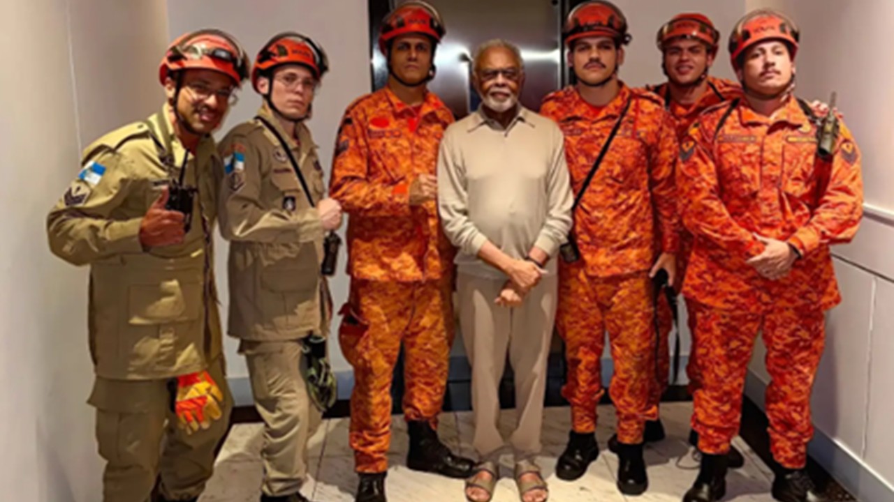 Gilberto Gil fica preso em elevador no Rio de Janeiro e é resgatado pelos bombeiros