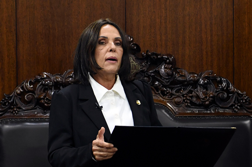 Lourdinha Pereira toma posse no Senado no lugar de Ana Paula Lobato