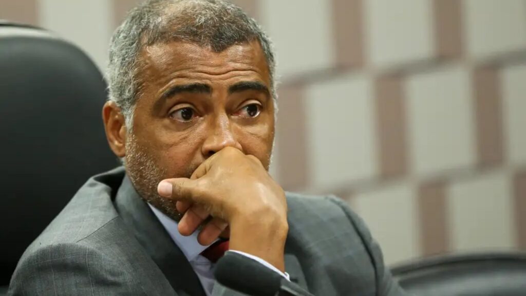 Romário Contesta Penhora de Salário na Justiça