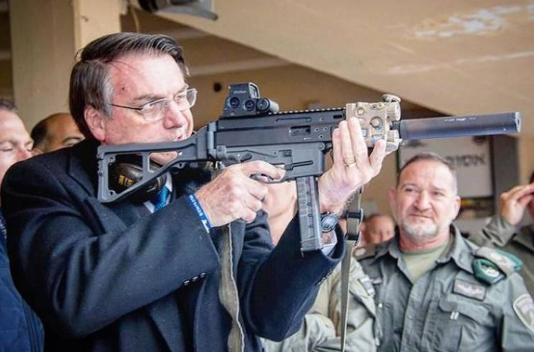 PF pede que STF decida destino de armas de Bolsonaro