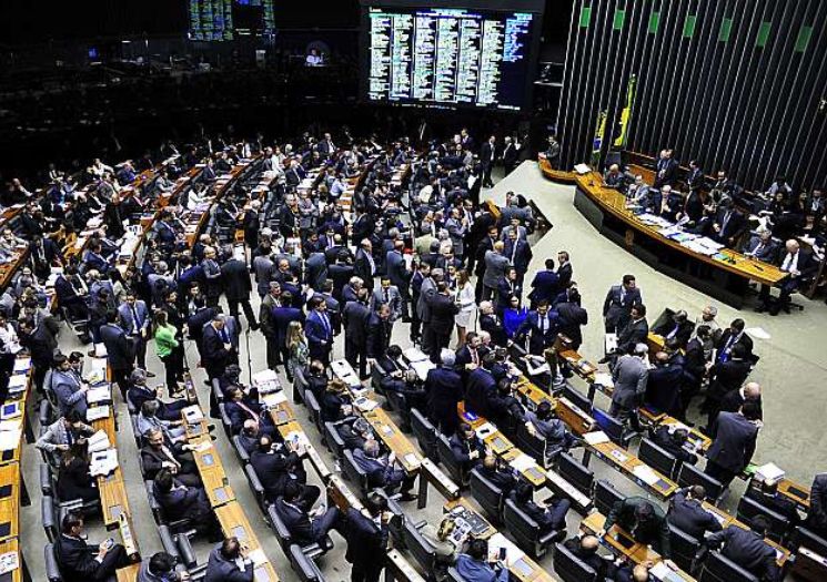 Câmara pode aumentar o número de deputados federais para 527; entenda o motivo