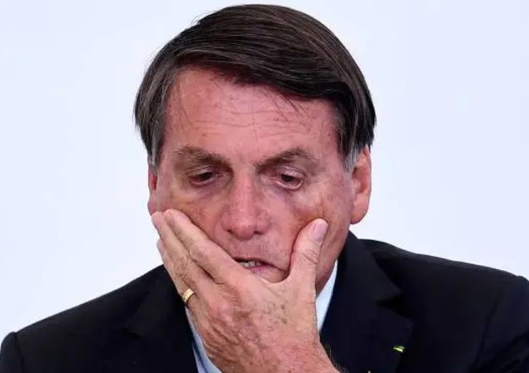 Dossiê ligando Bolsonaro a fraude no INSS é preparado