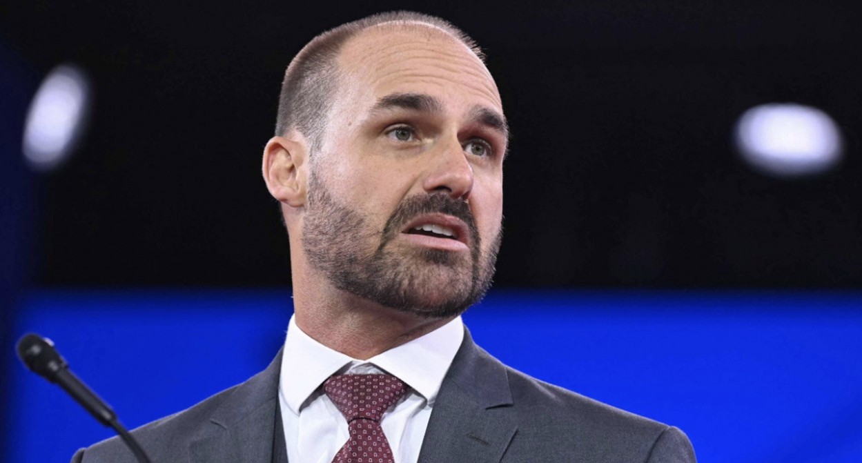A estupidez, a malandragem e cinismo tem nome: Eduardo Bolsonaro