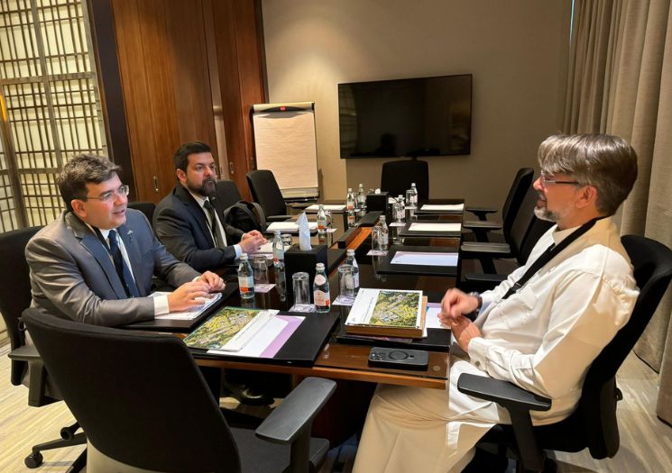 Piauí busca investimentos em energia e agro na Arábia Saudita
