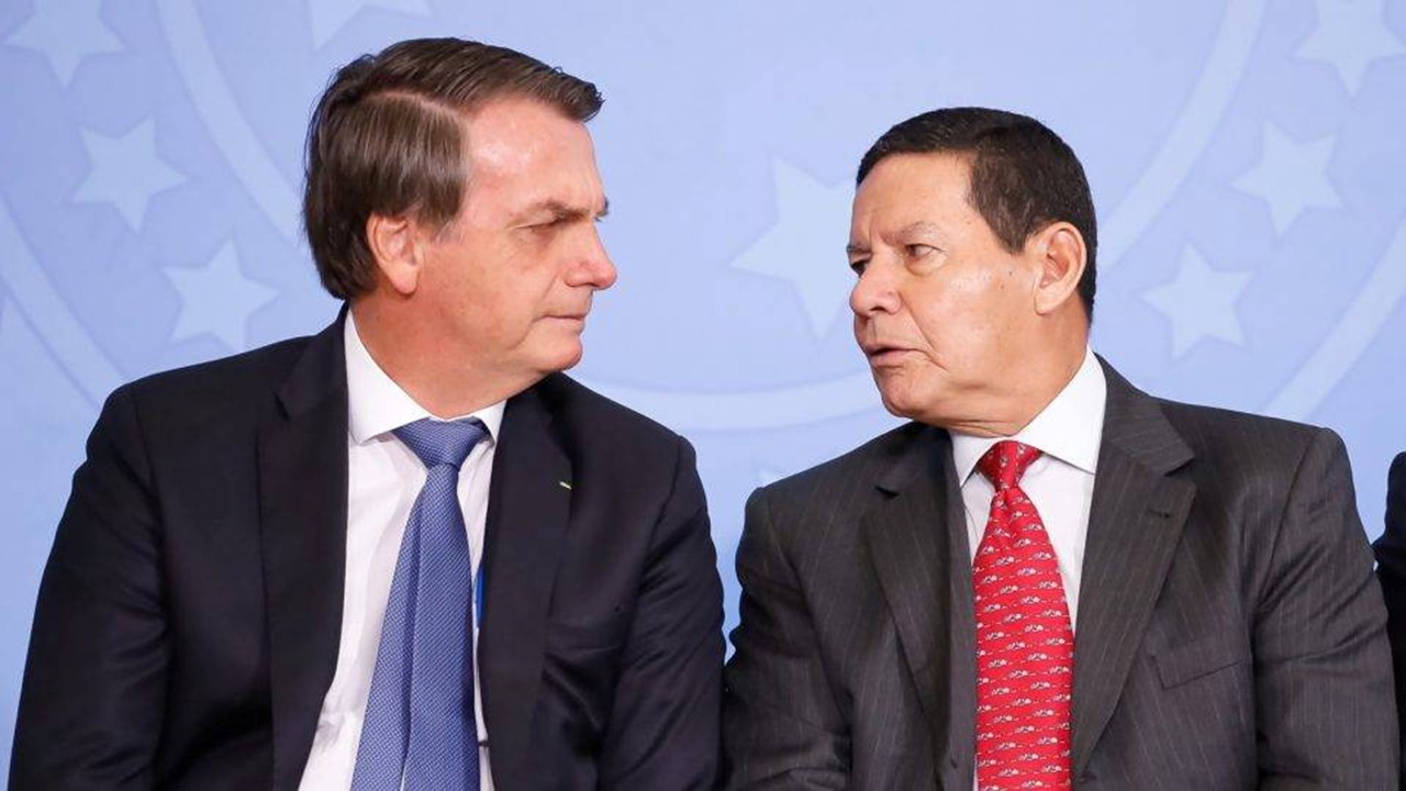 Bolsonaro orientou Mourão antes de depoimento sobre golpe; juristas veem risco de obstrução