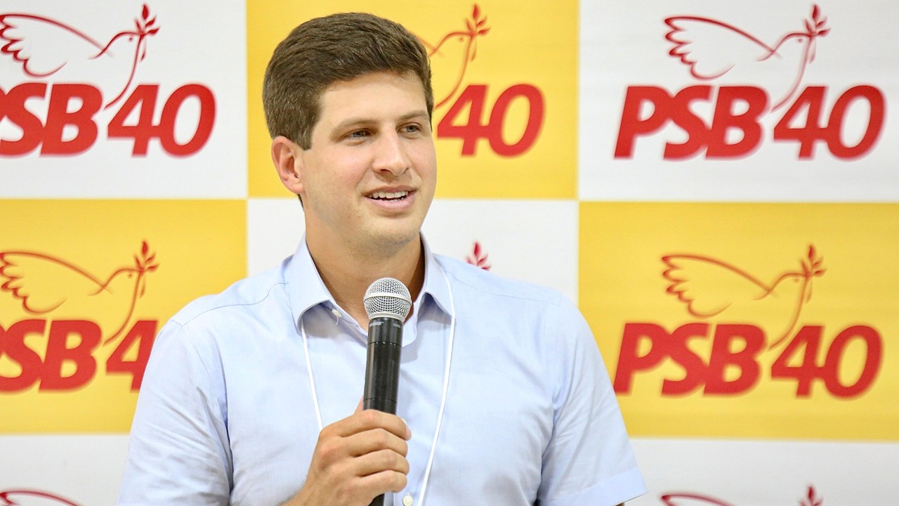 João Campos assume PSB e amplia projeção nacional rumo a 2026