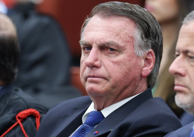 STF marca interrogatório de Bolsonaro e outros 7 réus por trama golpista
