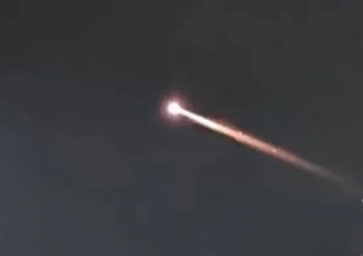 VÍDEO: Objeto luminoso cruza o céu do Piauí