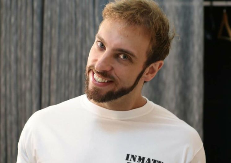 Léo Lins é condenado a 8 anos por falas preconceituosas