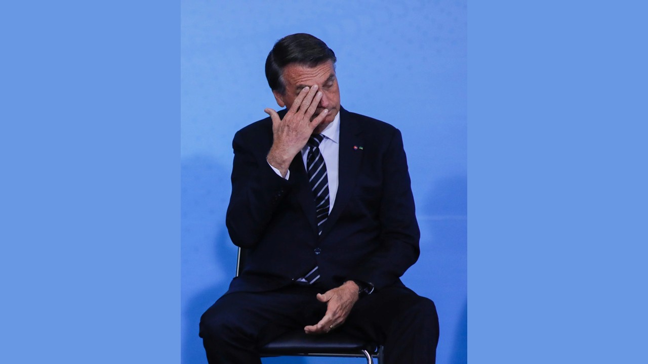 A situação se complicou! É a avaliação de juristas sobre Bolsonaro